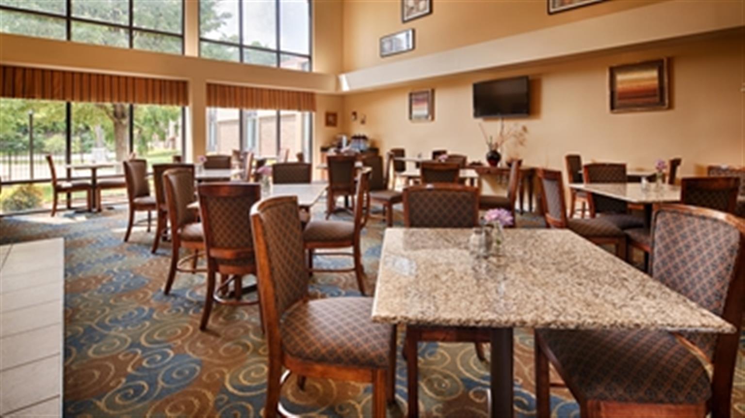 Best Western Plus Yadkin Valley Inn&Suites Jonesville Exterior foto