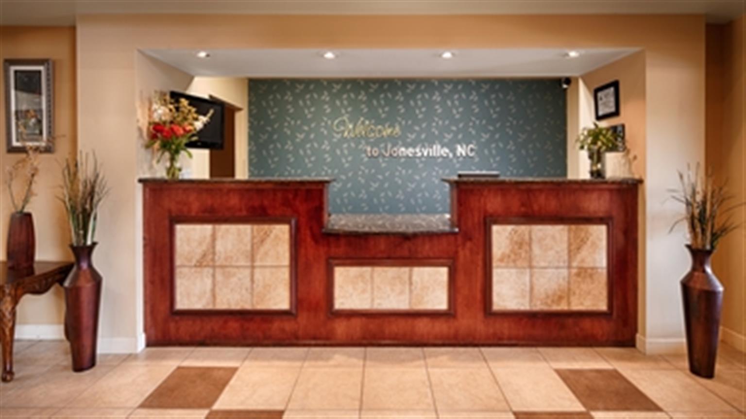 Best Western Plus Yadkin Valley Inn&Suites Jonesville Exterior foto