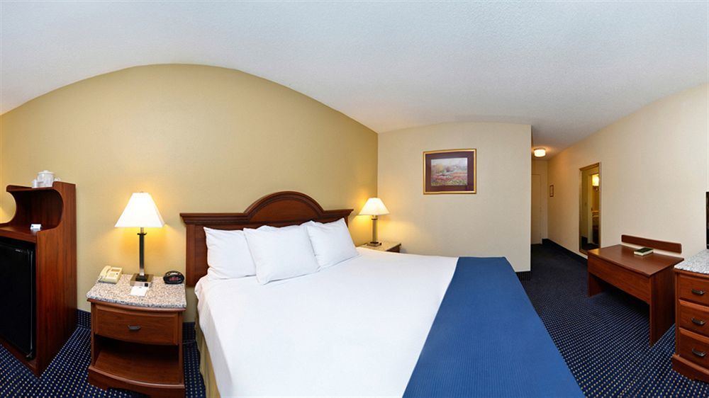 Best Western Plus Yadkin Valley Inn&Suites Jonesville Exterior foto