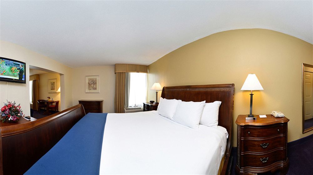 Best Western Plus Yadkin Valley Inn&Suites Jonesville Exterior foto